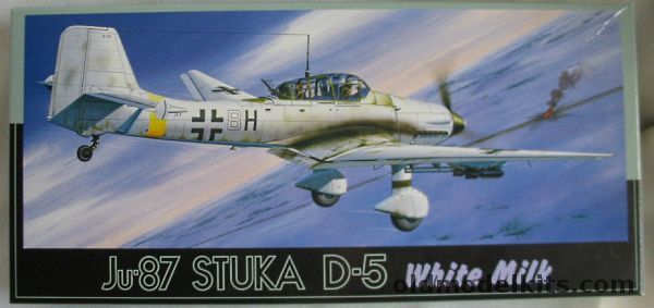 Fujimi 1/72 TWO Junkers Stuka Ju-87 D-5 / D-8 - White Milk- I/SG.3 (D-5) or Nachtschlachtgruppen (D-8), F-16 plastic model kit